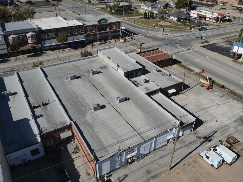 More Photos Of 314 N Penn Ave, Independence Freestanding For Sale