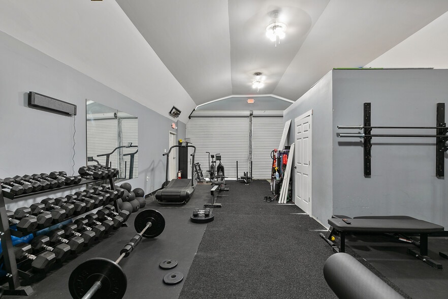 More Photos Of 1726 Altamont Ave, Richmond Warehouse For Lease