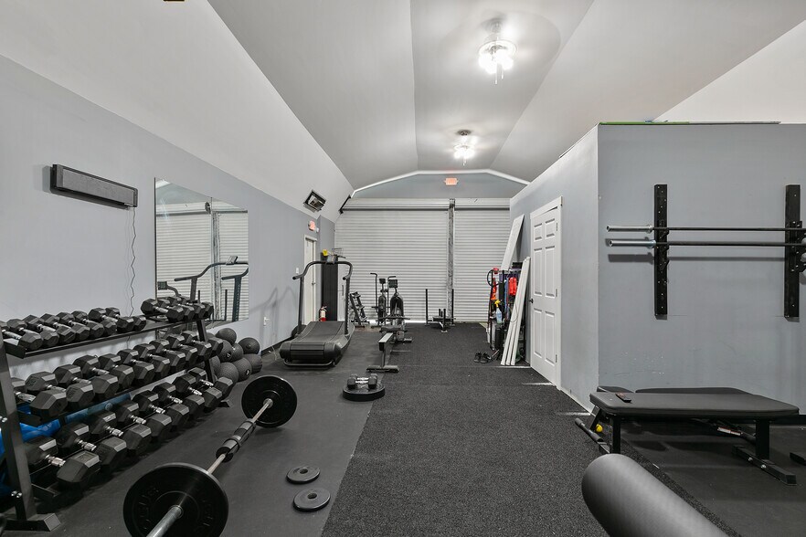 More Photos Of 1726 Altamont Ave, Richmond Warehouse For Lease