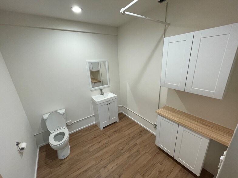 More Photos Of 833 S 19th St, Richmond Warehouse For Lease