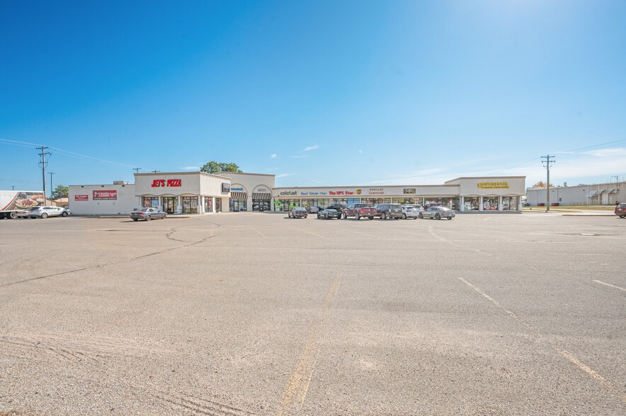 More Photos Of 8826 34 Rd, Cadillac Storefront For Sale