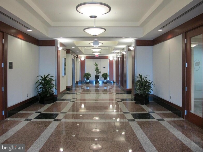 More Photos Of 7001 Heritage Village Plz, Gainesville Office For Lease