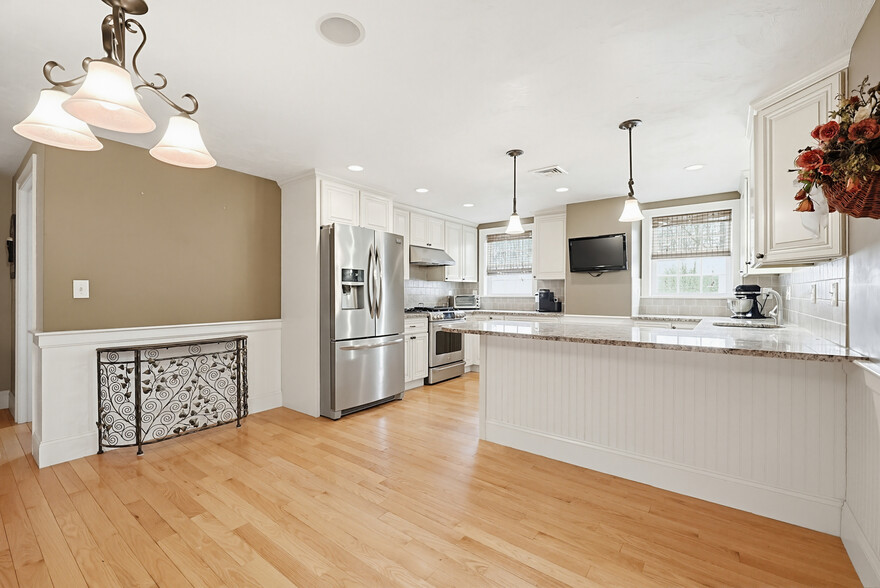 More Photos Of 800 Washington St, Holliston Storefront Retail Residential For Sale