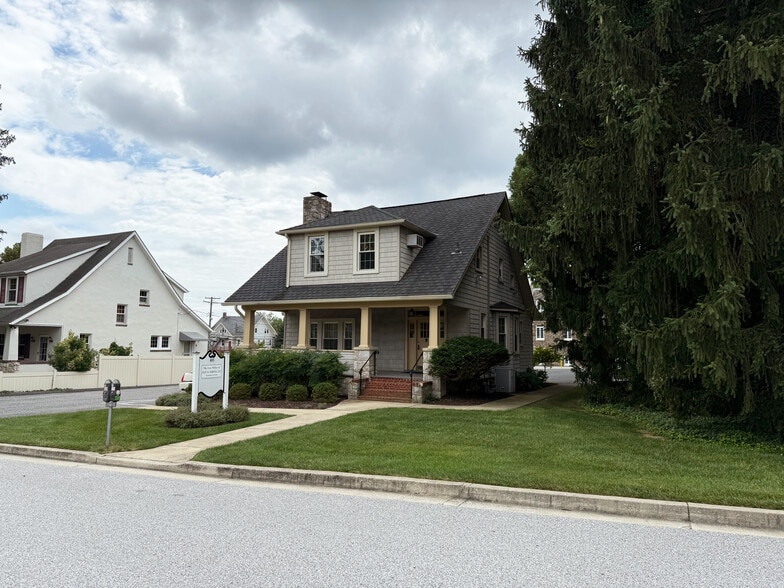 More Photos Of 405 W Pennsylvania Ave, Towson Office For Lease