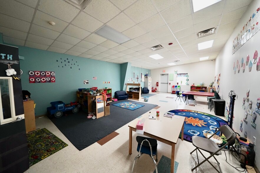 More Photos Of 21 North St, Hartly General Retail For Sale