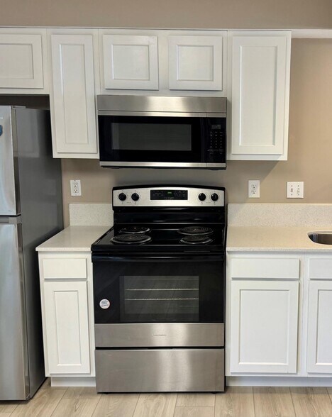More Photos Of 1426-1496 N Kinser Pike, Bloomington Apartments For Sale