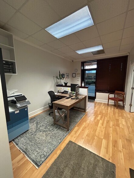 More Photos Of 220 Westinghouse Blvd, Charlotte Office For Sale