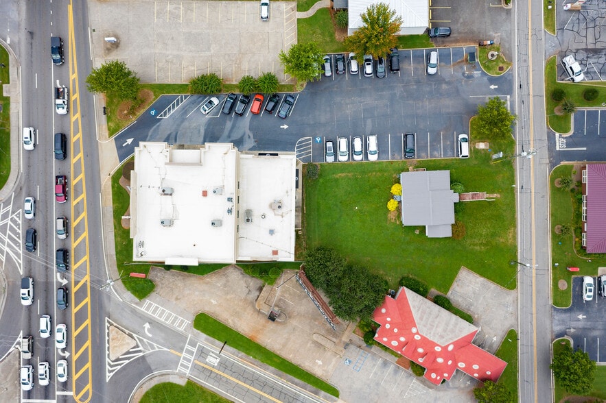 More Photos Of 328 E Main St, Cartersville Medical For Lease