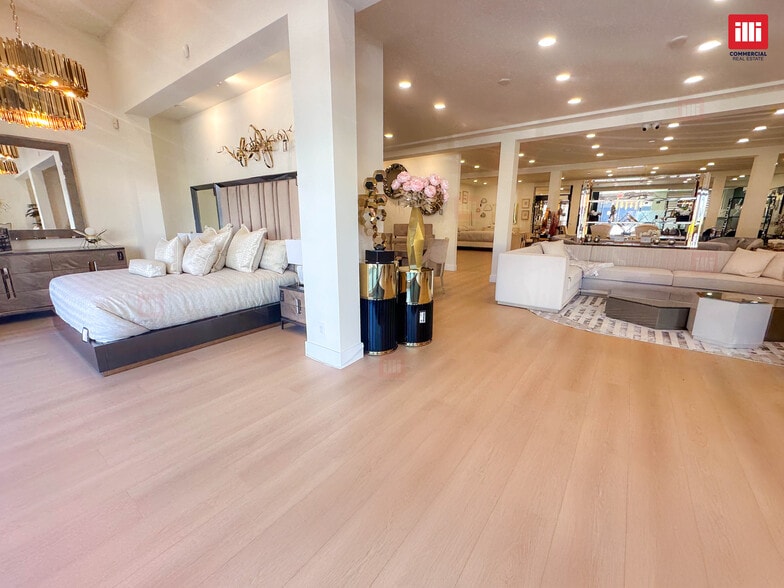 More Photos Of 15164-15200 Ventura Blvd, Sherman Oaks Storefront Retail Office For Lease