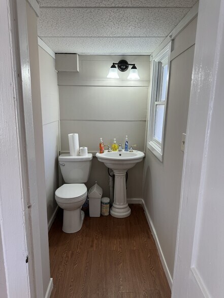 More Photos Of 774-776 S Main St, Plantsville Storefront Retail Office For Lease