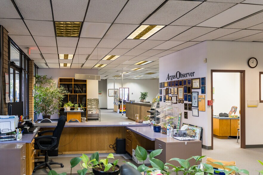 More Photos Of 1160 SW 4th St, Ontario Light Distribution For Sale