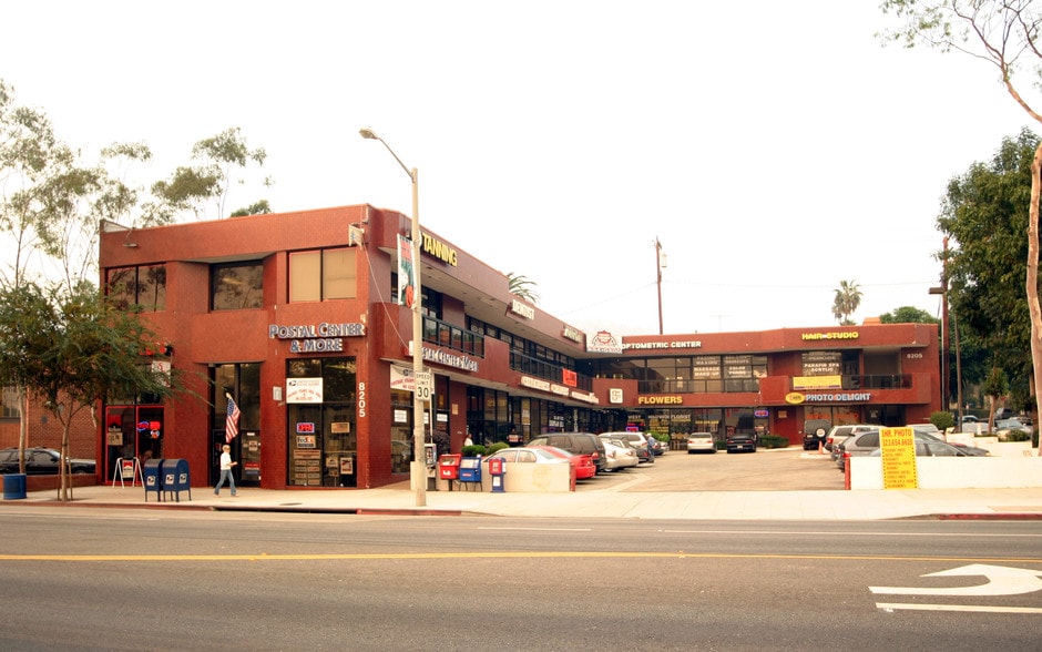 More Photos Of 8205 Santa Monica Blvd, West Hollywood General Retail For Lease