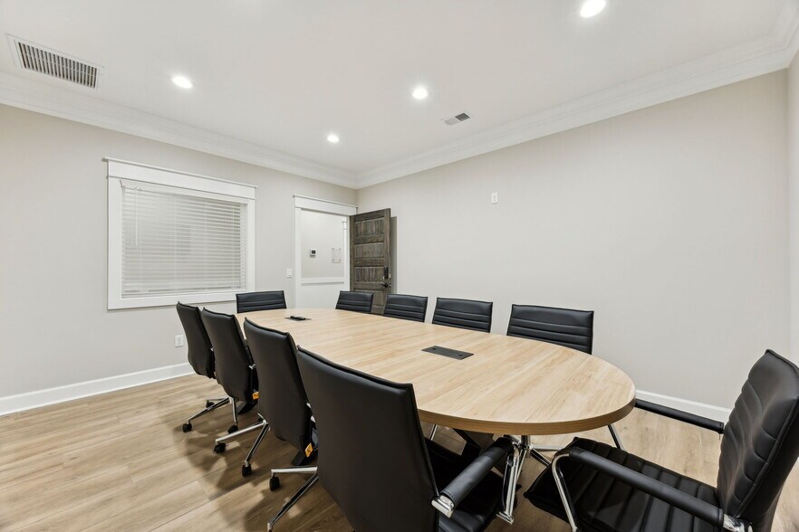 More Photos Of 122 Hawthorn Ln, Saint Marys Office For Lease