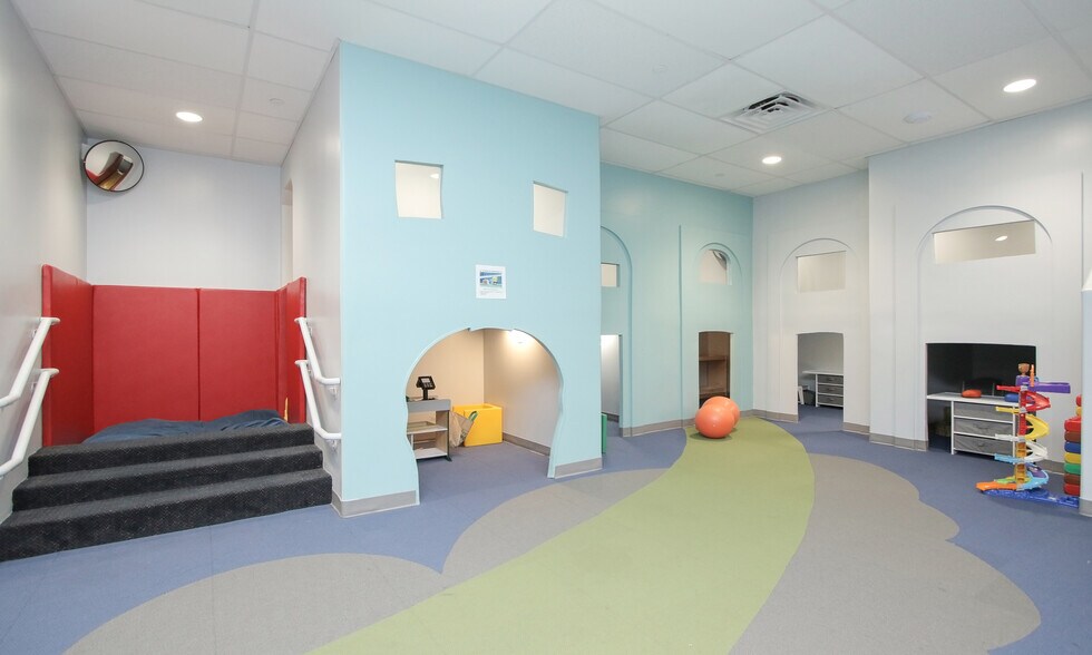 More Photos Of 15606 W Airport Blvd, Sugar Land Medical For Sale