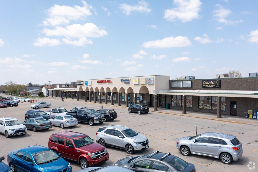 More Photos Of 1540 E College Ave, Normal Storefront For Lease