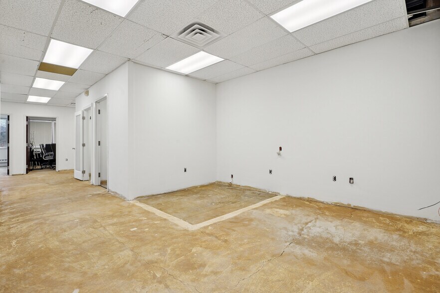 More Photos Of 2740 State Route 10 W, Parsippany Office For Sale