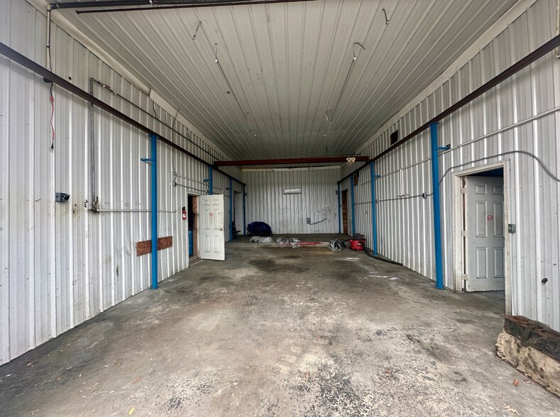 More Photos Of 430 Carthage Rd, Red Boiling Springs Industrial For Sale