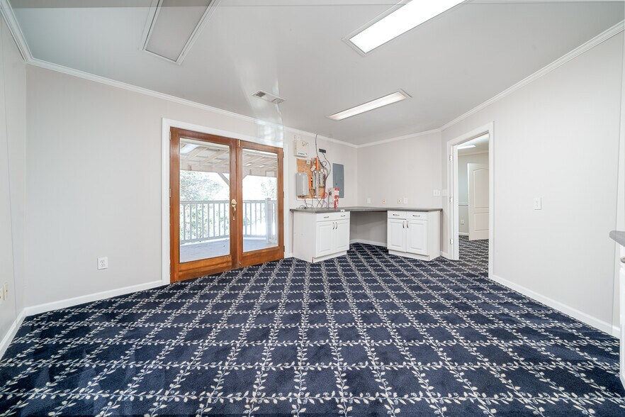 More Photos Of 3136 Clairmont Rd NE, Brookhaven Medical For Sale