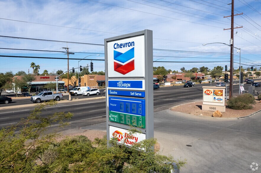 More Photos Of 5960 N Oracle Rd, Tucson Convenience Store For Sale