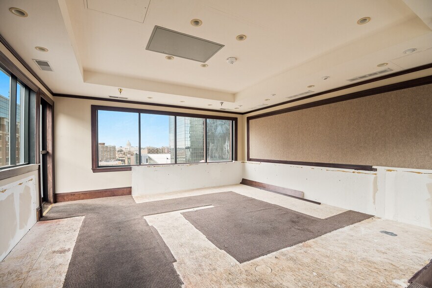 More Photos Of 6 W 5th St W, Saint Paul Office For Sale
