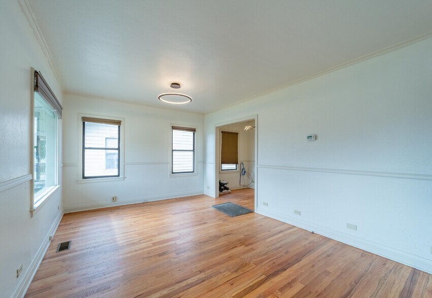 More Photos Of 517 Cherokee Ave, Mcalester Office For Lease