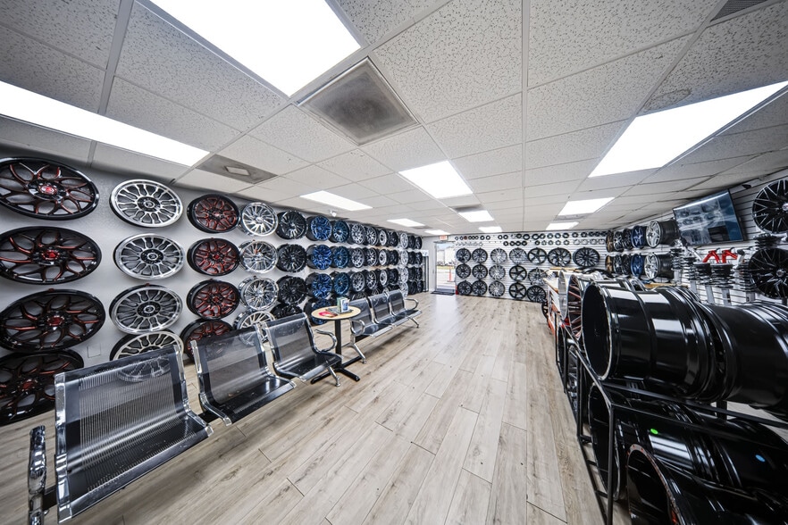 More Photos Of 2422 N Military Trl, West Palm Beach Warehouse For Sale
