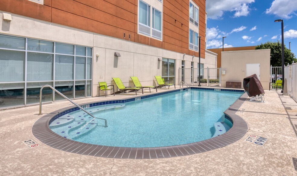 More Photos Of 2120 Nasa 1 Rd, Seabrook Hotel For Sale