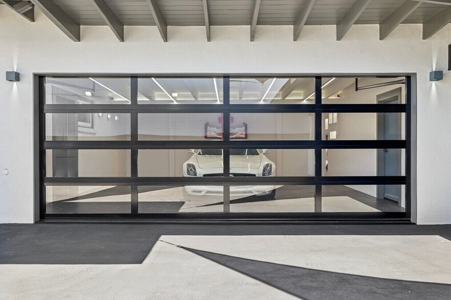 More Photos Of 1217 S Railroad Ave, San Mateo Showroom For Sale