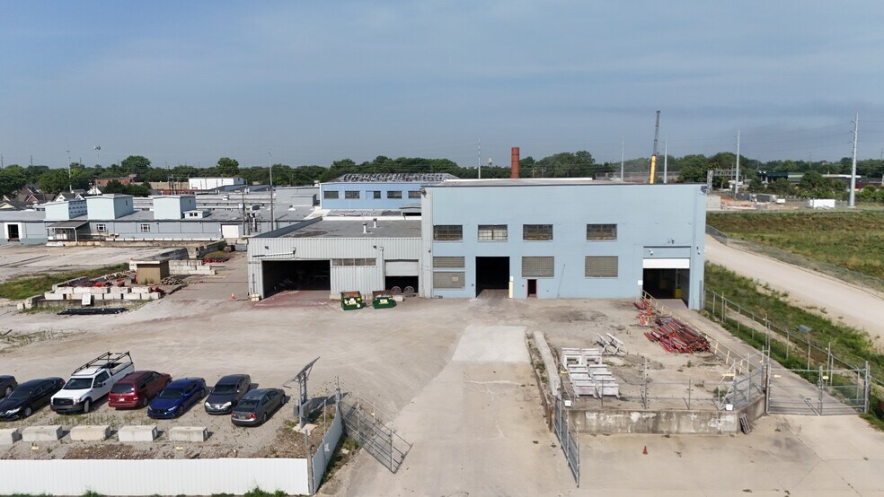 More Photos Of 1428 W Henry St, Indianapolis Manufacturing For Lease