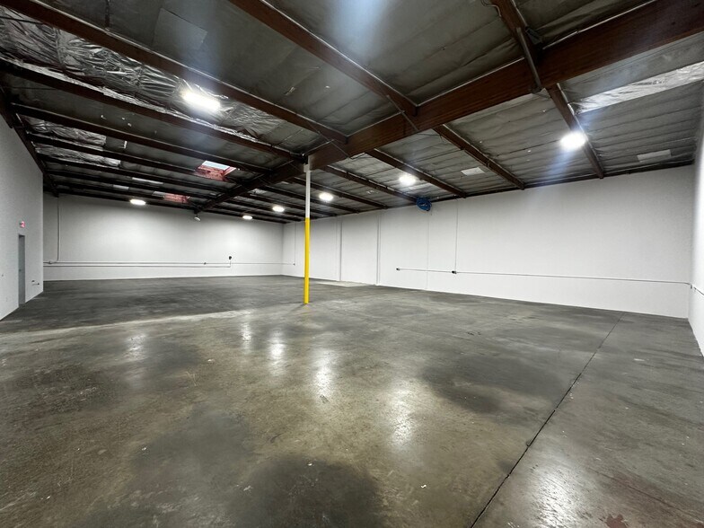 More Photos Of 15610-15630 S Figueroa St, Gardena Warehouse For Lease