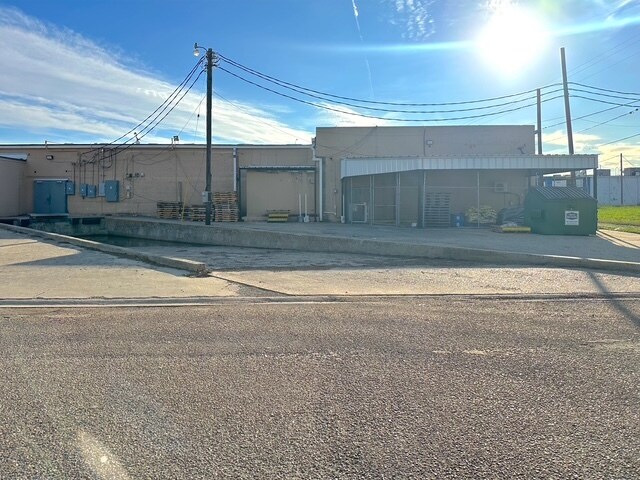 More Photos Of 616 US Highway 181, Taft Freestanding For Sale