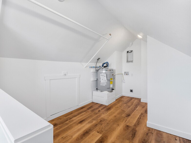 More Photos Of 525 SW 4th Ave, Canby Apartments For Sale