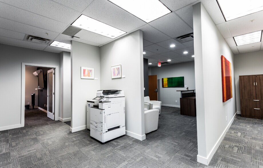 More Photos Of 10355 Jasper Ave NW, Edmonton Office For Sale