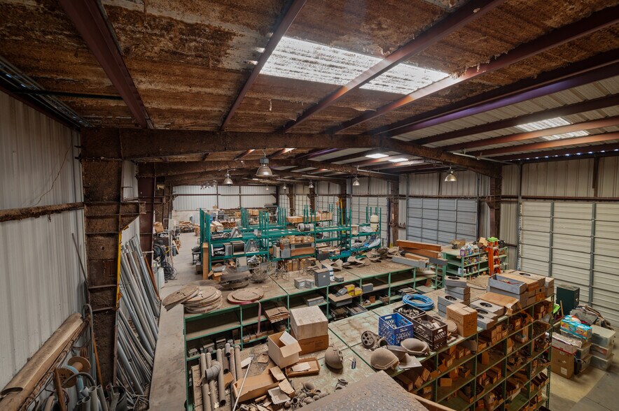 More Photos Of 7 Hills Rd, Newark Warehouse For Sale