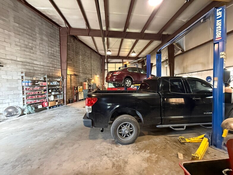 More Photos Of 862 Bartlett Rd, Memphis Auto Repair For Sale