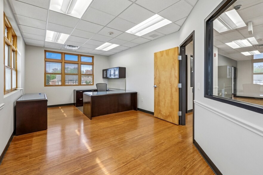 More Photos Of 92 Union Ave, Cresskill Office For Sale
