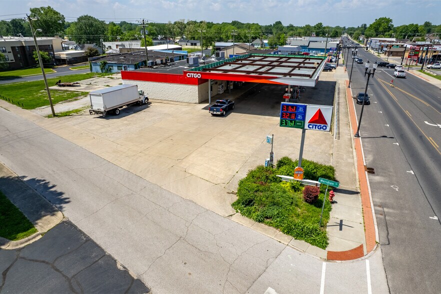 Primary Photo Of 210-212 W National Ave, Brazil Convenience Store For Sale