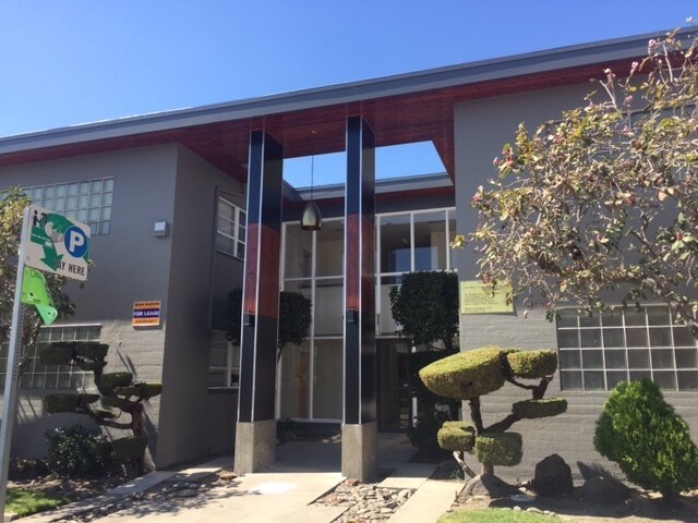More Photos Of 2929 Summit St, Oakland Office For Lease