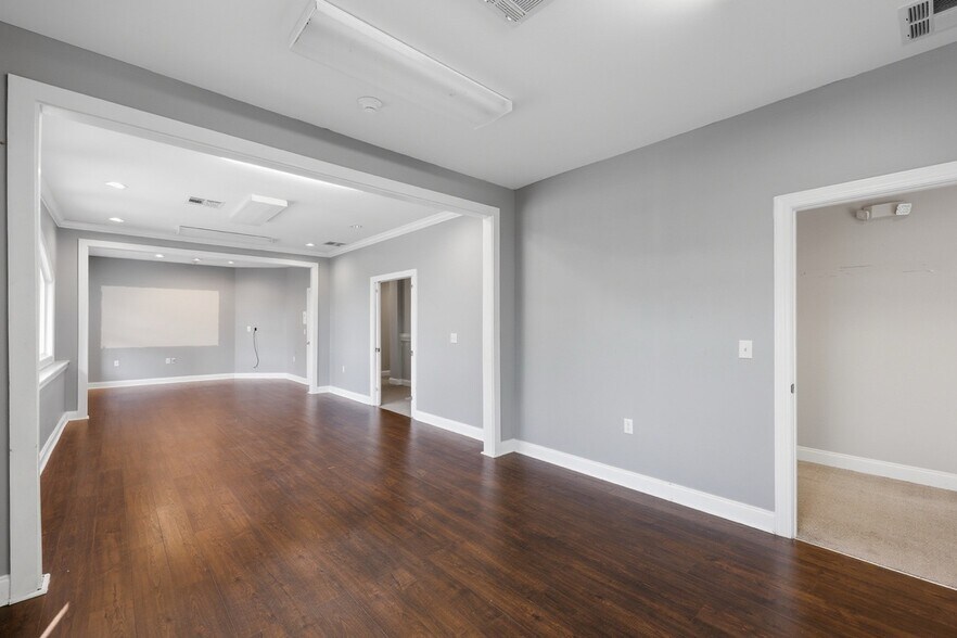 More Photos Of 6470 Georgia 400, Cumming Medical For Sale