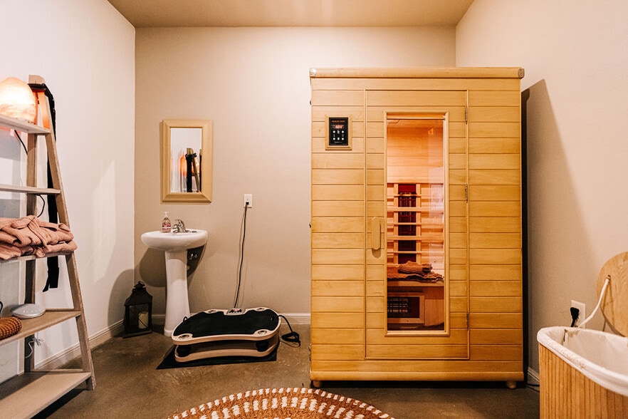 More Photos Of 2851 W Edmond Rd, Edmond Storefront Retail Office For Sale