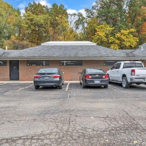 More Photos Of 25400-25430 Goddard Rd, Taylor Medical For Sale