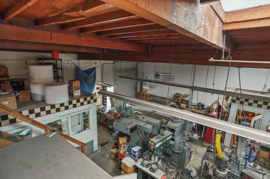 More Photos Of 1940 Freeman Ave, Signal Hill Warehouse For Sale