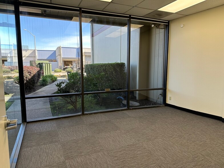 More Photos Of 250-278 Michele Ct, South San Francisco Warehouse For Lease