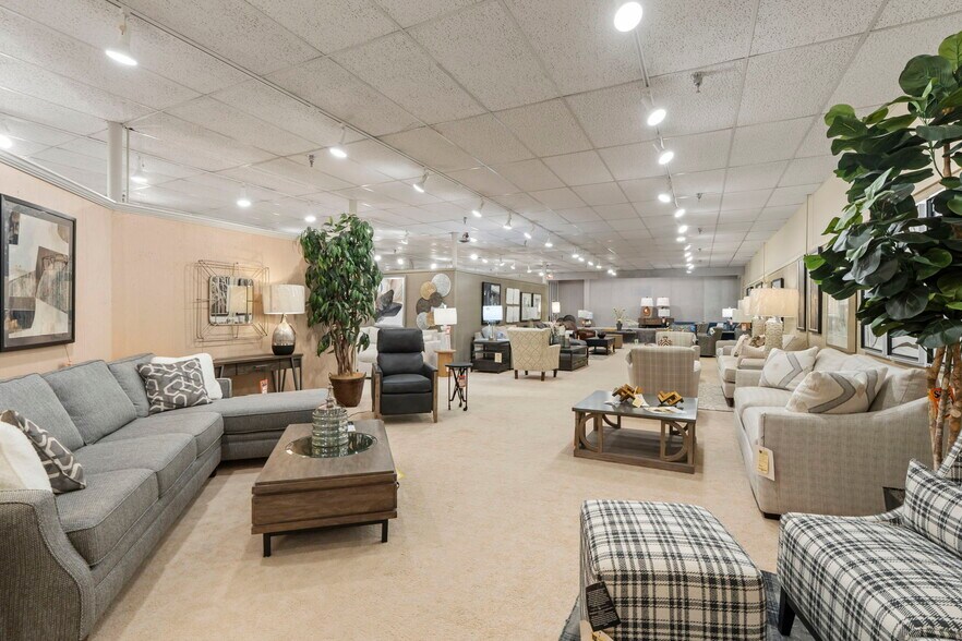 More Photos Of 334 County Road 81, Osseo Storefront Retail Office For Sale