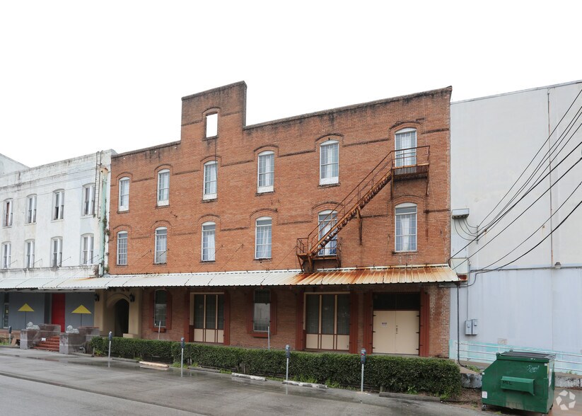 More Photos Of 707-717 Walnut St, Houston Warehouse For Sale