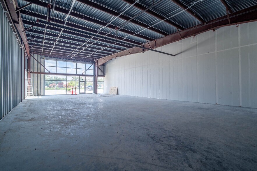 More Photos Of 501 S Friendswood Dr, Friendswood Storefront Retail Office For Lease