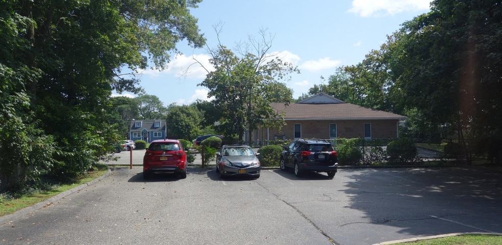 More Photos Of 100 Austin Plz, Patchogue Office Residential For Lease