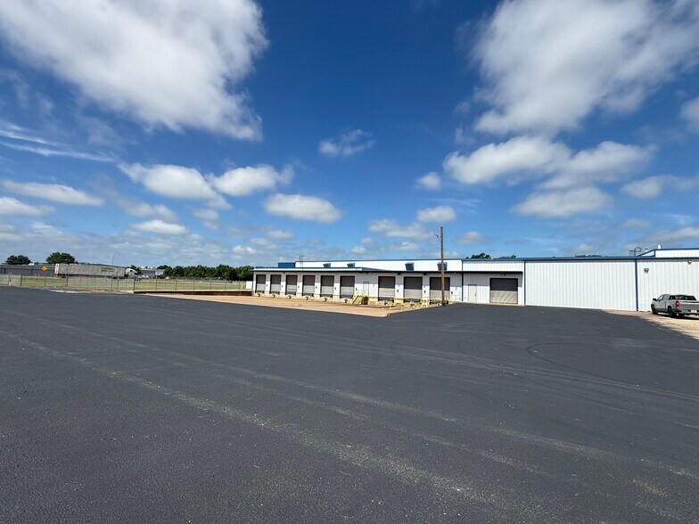 More Photos Of 13343 Interstate 20 E, Tyler Warehouse For Lease