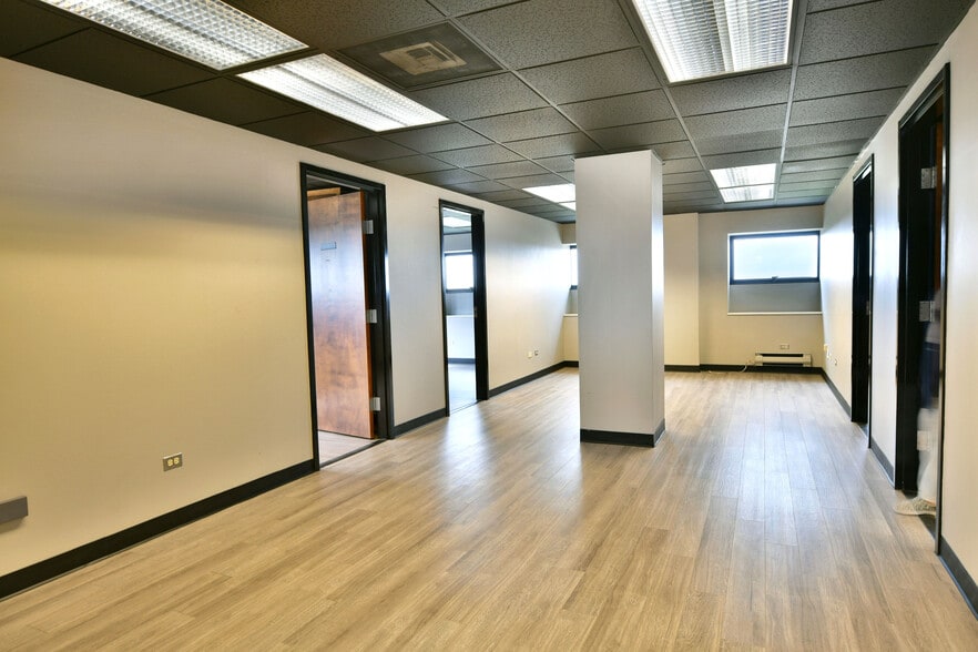 More Photos Of 108 Main Ave SW, Warren Office Residential For Lease