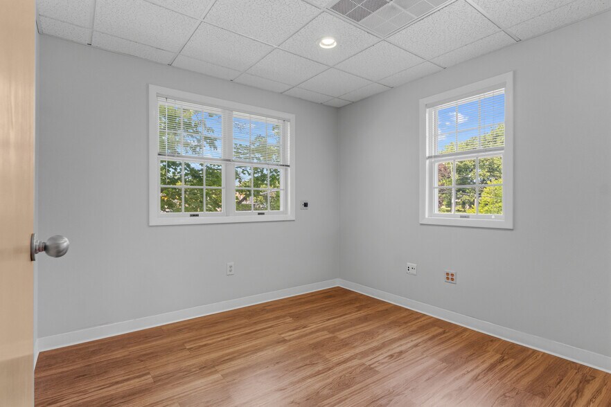 More Photos Of 320 Phillips St, North Kingstown Medical For Sale